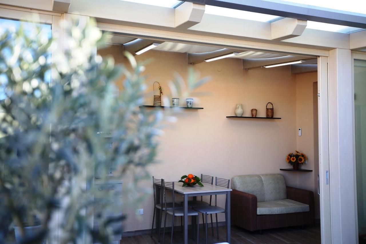 Re Sole Case Vacanze - Esclusivo Attico M A R T E Con Spaziosissima Terrazza Solarium Attrezzata 阿沃拉 外观 照片