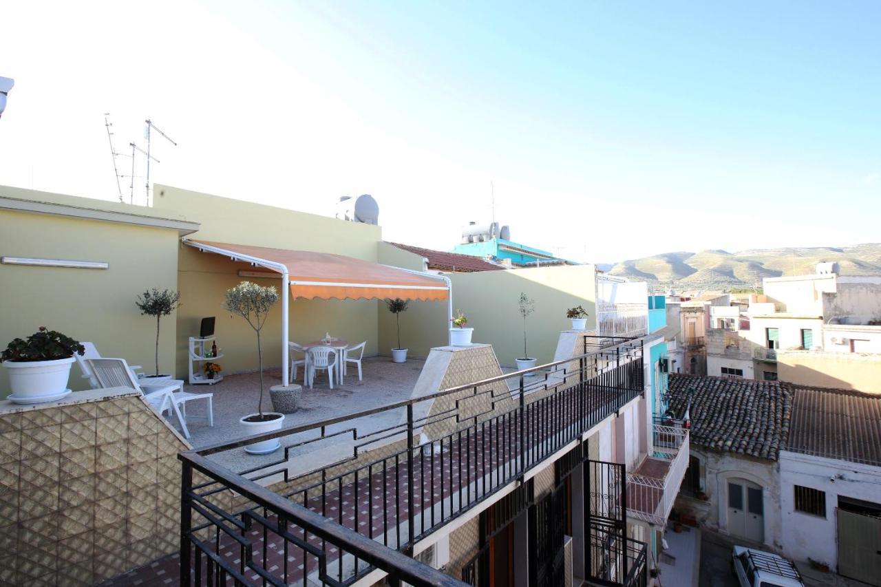 Re Sole Case Vacanze - Esclusivo Attico M A R T E Con Spaziosissima Terrazza Solarium Attrezzata 阿沃拉 外观 照片