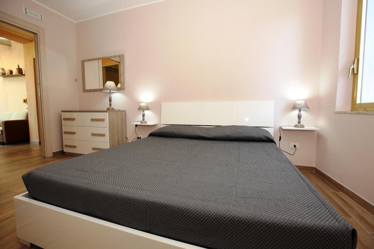 Re Sole Case Vacanze - Esclusivo Attico M A R T E Con Spaziosissima Terrazza Solarium Attrezzata 阿沃拉 外观 照片