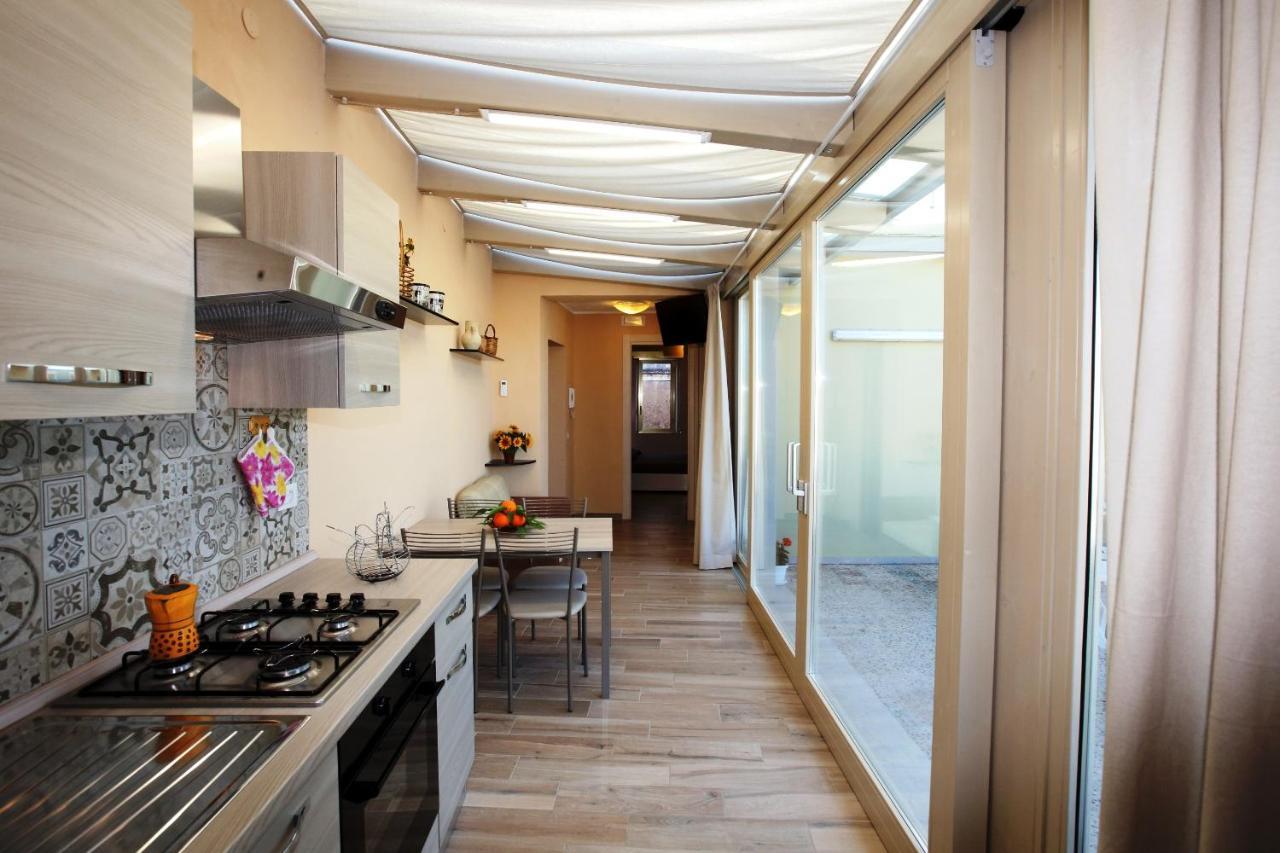 Re Sole Case Vacanze - Esclusivo Attico M A R T E Con Spaziosissima Terrazza Solarium Attrezzata 阿沃拉 外观 照片