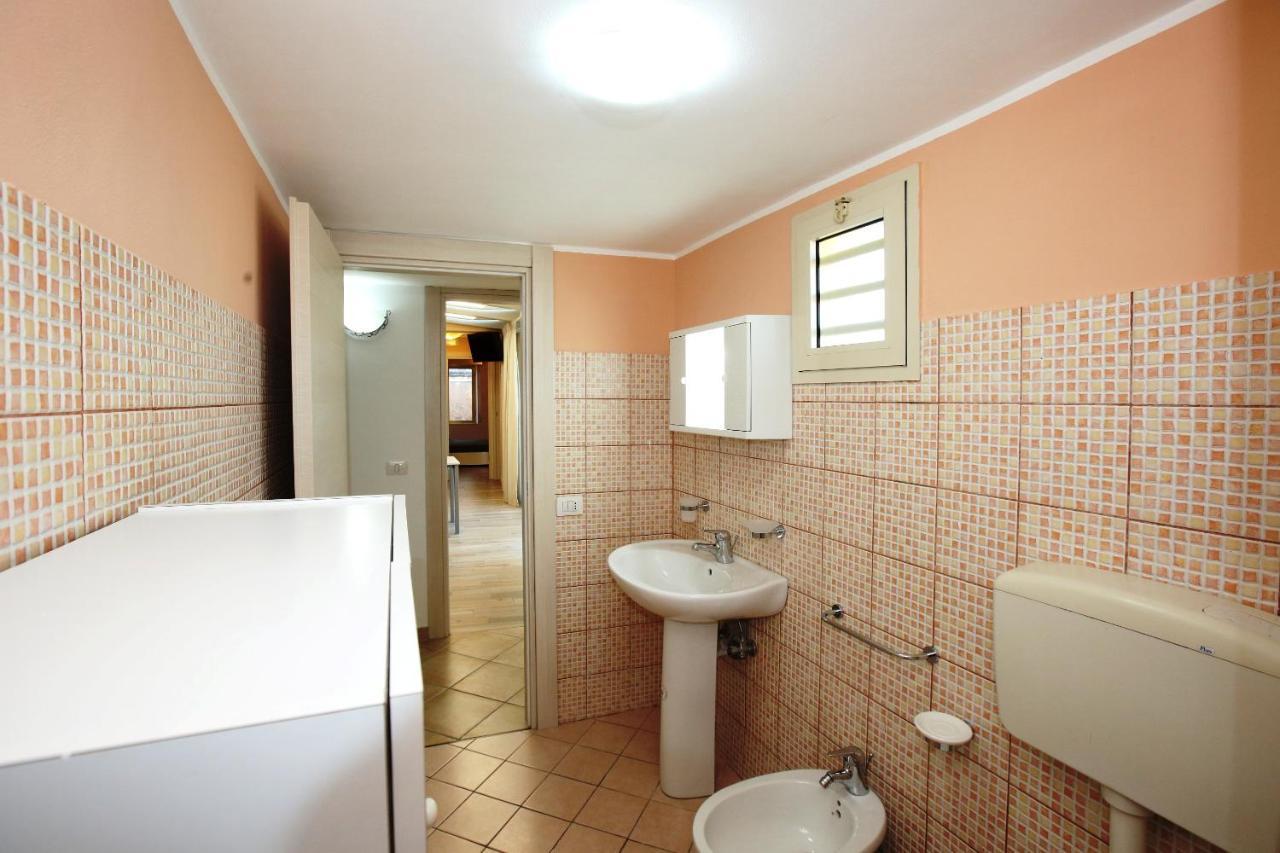 Re Sole Case Vacanze - Esclusivo Attico M A R T E Con Spaziosissima Terrazza Solarium Attrezzata 阿沃拉 外观 照片