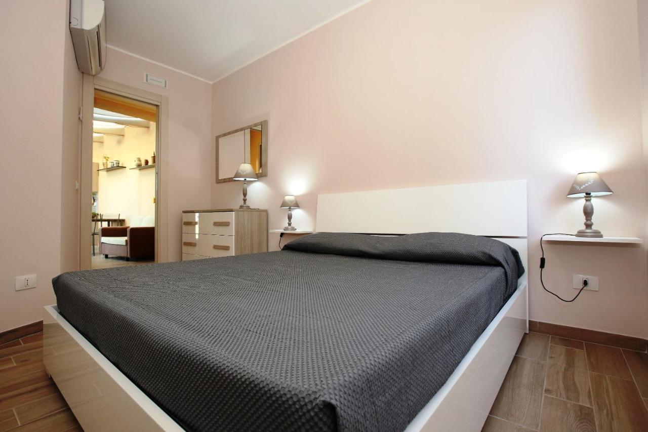 Re Sole Case Vacanze - Esclusivo Attico M A R T E Con Spaziosissima Terrazza Solarium Attrezzata 阿沃拉 外观 照片
