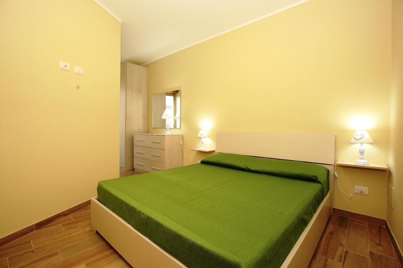 Re Sole Case Vacanze - Esclusivo Attico M A R T E Con Spaziosissima Terrazza Solarium Attrezzata 阿沃拉 外观 照片