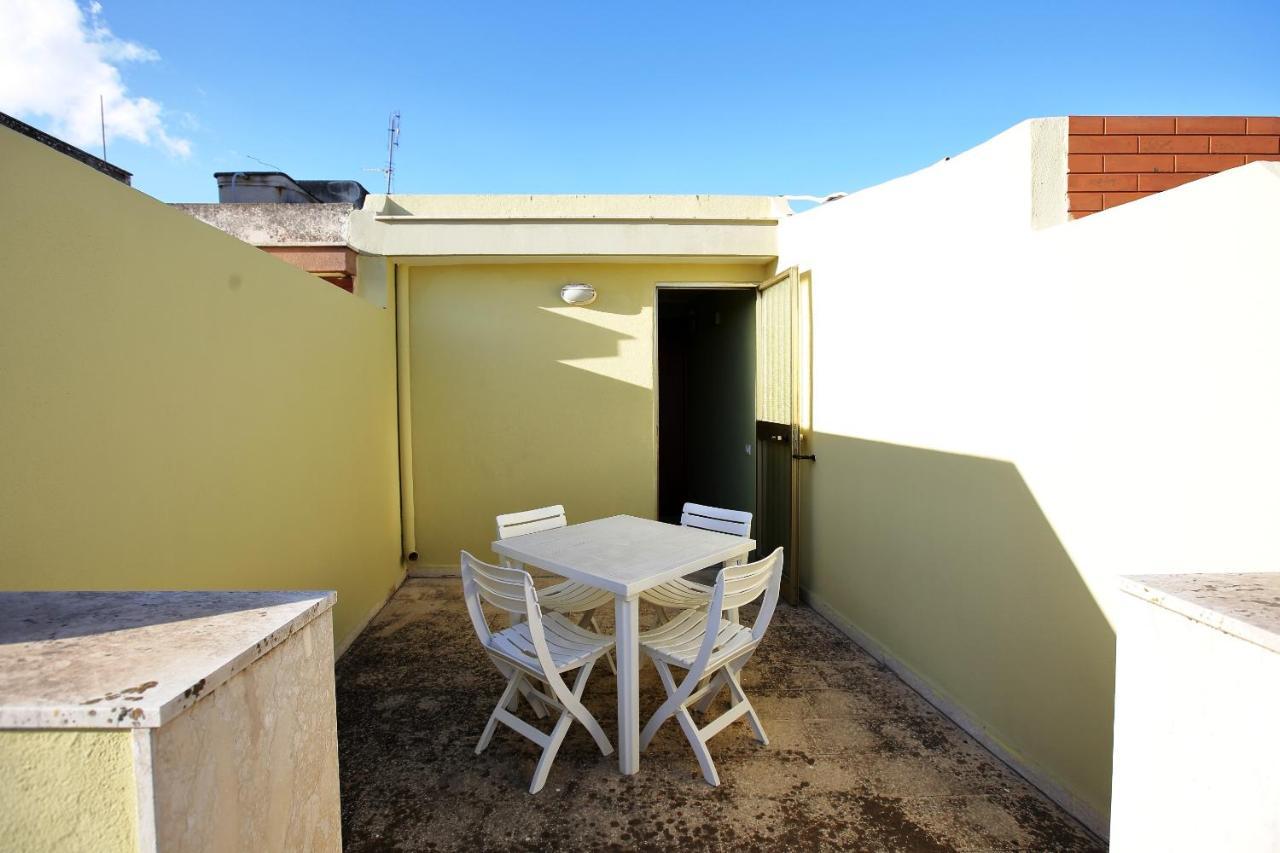 Re Sole Case Vacanze - Esclusivo Attico M A R T E Con Spaziosissima Terrazza Solarium Attrezzata 阿沃拉 外观 照片